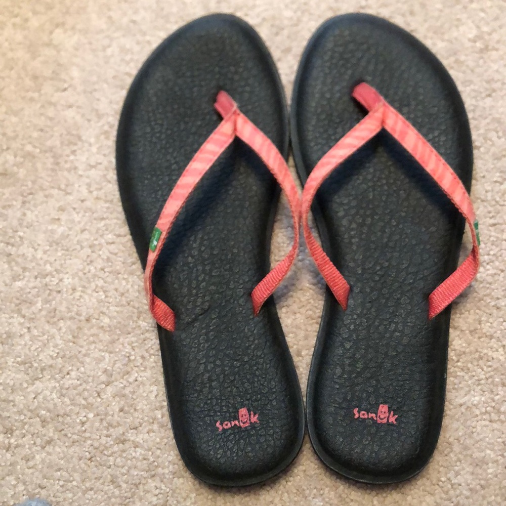 Sanuk foam flip flops